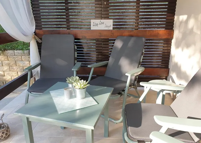 Amica Vendeghaz * זלקרוס